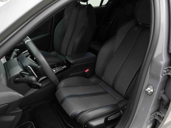 Peugeot 208 Hybrid 136 e-DCS6 GT Gris