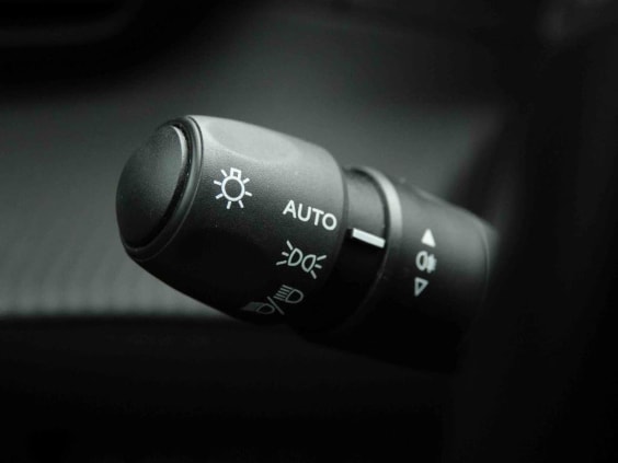 Peugeot 208 Hybrid 136 e-DCS6 GT Gris