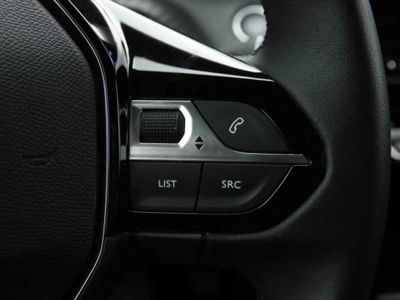 Peugeot E-2008 54 KW 156  ALLURE Argent