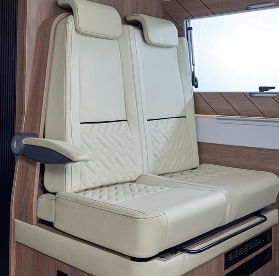 Campérêve MAGELLAN 540 AIR PEUGEOT BOXER 2.2L 140 CV - BVA8 Blanc