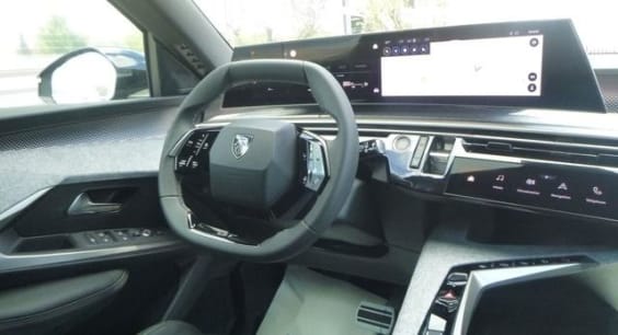 Peugeot 5008 HYBRID 145CH E-DCS6 GT Gris Titane