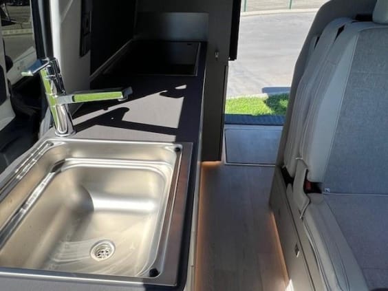 Westfalia KELSEY FORD TRANSIT CUSTOM - 2.02 L - 136 CV - BVA Blanc Candy