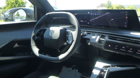 Peugeot 3008 Hybrid 145 e-DCS6 GT Blanc Okénite