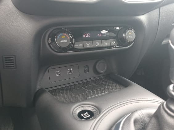 Nissan JUKE 1.0 DIG-T 114 N-Connecta Gris