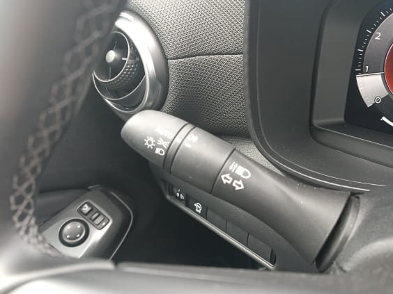 Nissan JUKE 1.0 DIG-T 114 N-Connecta Gris