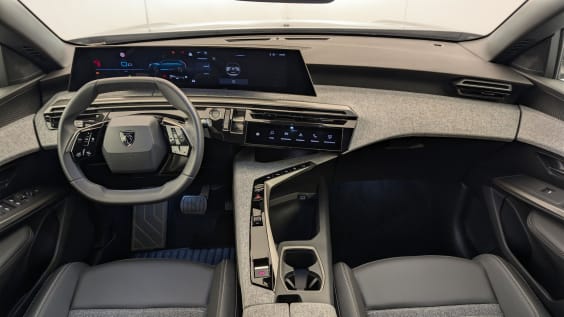 Peugeot 5008 HYBRID 145 CH E-DCS6 ALLURE Gris Artense