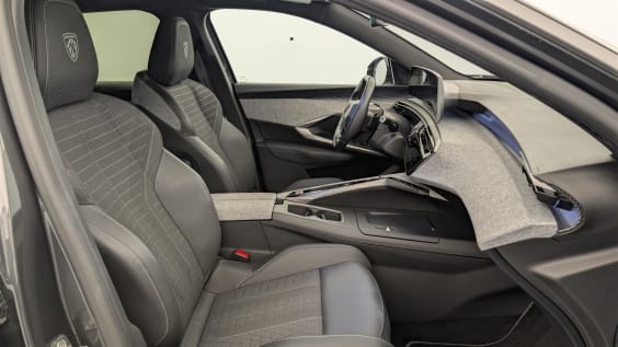 Peugeot 3008 Hybrid 145 e-DCS6 GT Gris Titane / Toit Noir