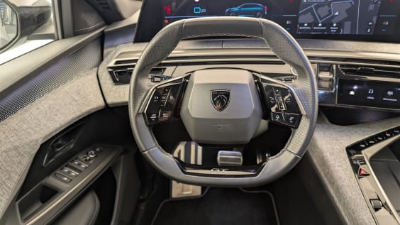 Peugeot 3008 Hybrid 145 e-DCS6 GT Gris Titane / Toit Noir