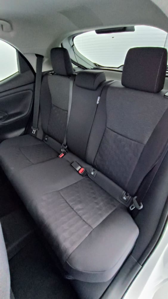 Toyota Yaris YARIS  IV Hybride 116h Design e-CVT Blanc Lunaire Nacré
