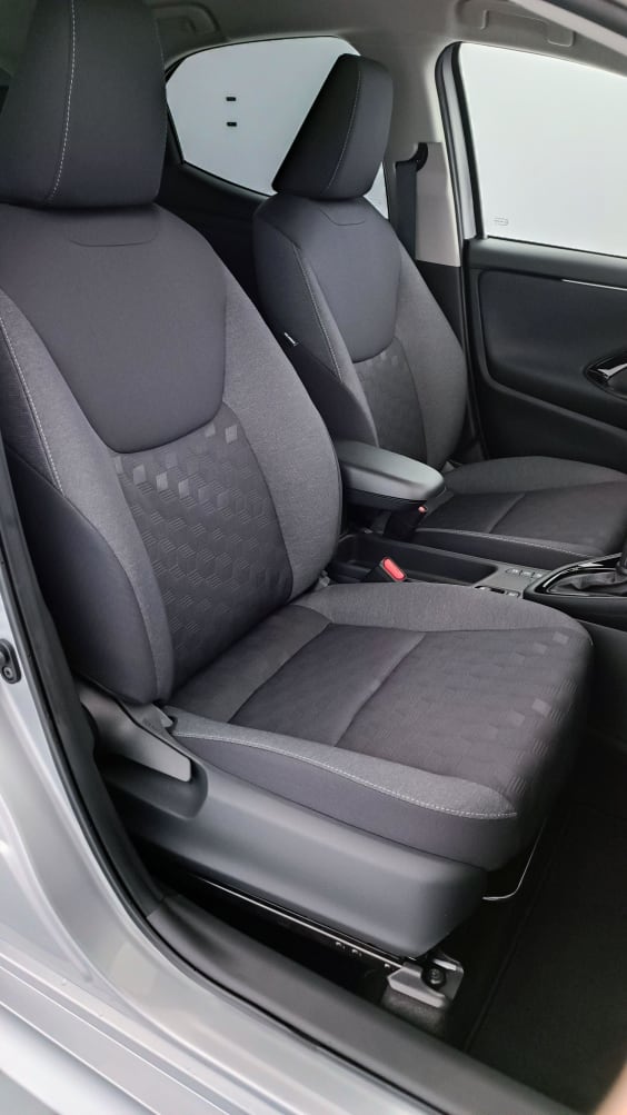 Toyota Yaris YARIS  IV Hybride 116h Design e-CVT Gris Minéral