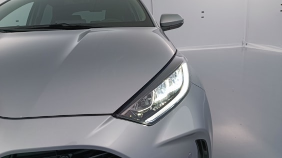 Toyota Yaris YARIS  IV Hybride 116h Design e-CVT Gris Minéral