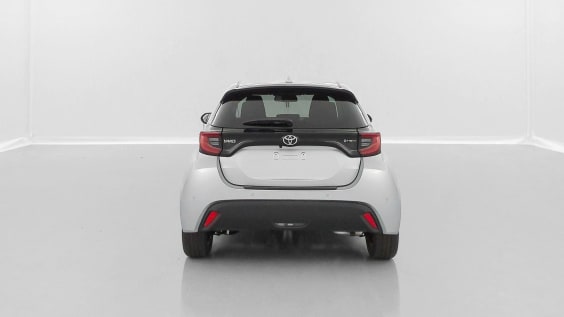 Toyota Yaris YARIS  IV Hybride 116h Design e-CVT Gris Minéral