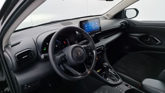 Toyota Yaris YARIS  IV Hybride 116h Design e-CVT Noir Intense Métallisé