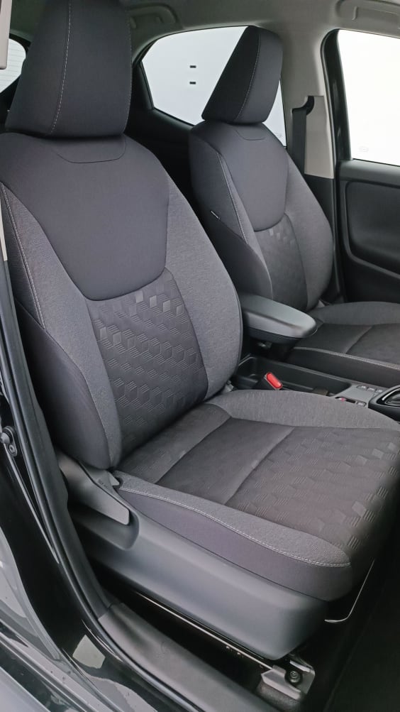 Toyota Yaris YARIS  IV Hybride 116h Design e-CVT Noir Intense Métallisé