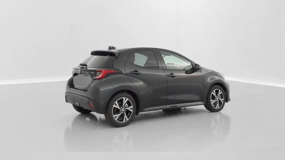 Toyota Yaris YARIS  IV Hybride 116h Design e-CVT Noir Intense Métallisé