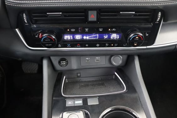 Nissan X-TRAIL N-CONNECTA 5PL  E-POWER 204 HP 2WD Black