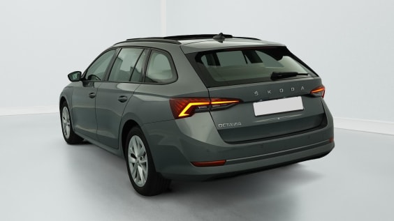Skoda Octavia Combi 2.0 TDI 150 CH DSG7 BUSINESS Gris Graphite