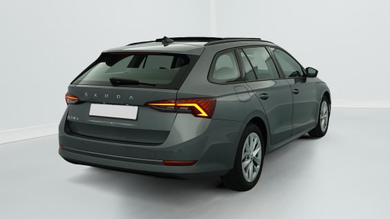 Skoda Octavia Combi 2.0 TDI 150 CH DSG7 BUSINESS Gris Graphite