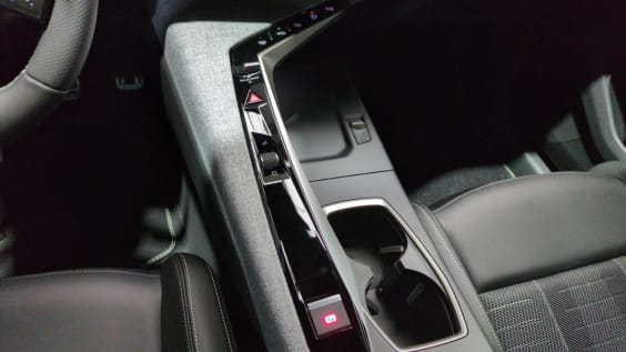 Peugeot 3008 Hybrid 145 e-DCS6 GT Gris Artense / Toit Noir