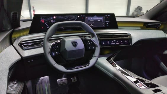 Peugeot 3008 Hybrid 145 e-DCS6 GT Gris Titane / Toit Noir