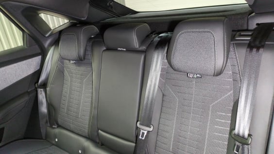 Peugeot 3008 Hybrid 145 e-DCS6 GT Noir Perla Nera