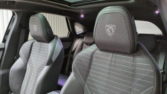 Peugeot 3008 Hybrid 145 e-DCS6 GT Noir Perla Nera