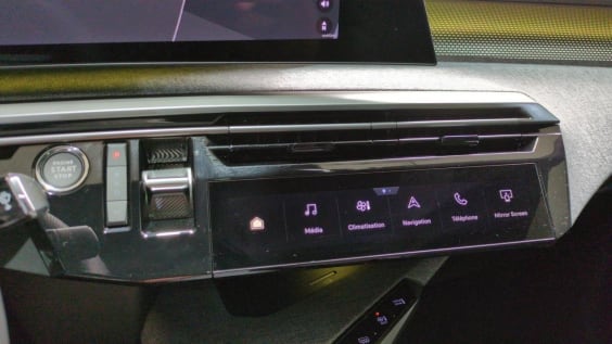 Peugeot 3008 Hybrid 145 e-DCS6 GT Noir Perla Nera