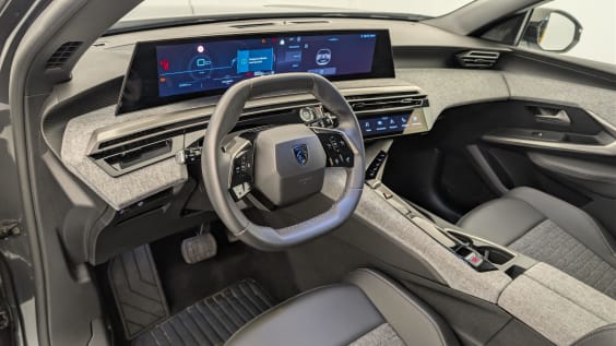 Peugeot 5008 Hybrid 136 e-DCS6 Allure Gris Titane