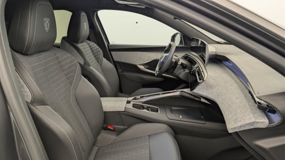 Peugeot 3008 Hybrid 145 e-DCS6 GT Gris Titane / Toit Noir