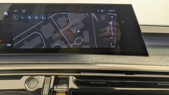 Peugeot 3008 Hybrid 145 e-DCS6 GT Gris Titane / Toit Noir