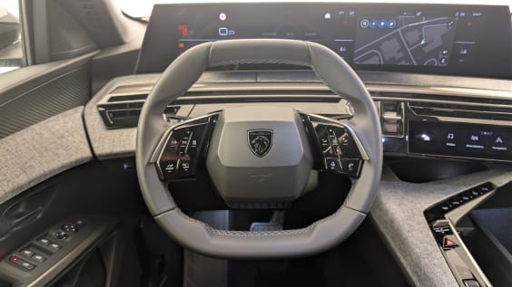 Peugeot 3008 Hybrid 145 e-DCS6 Allure Noir Perla Nera