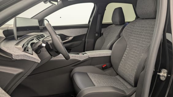 Peugeot 3008 Hybrid 145 e-DCS6 Allure Noir Perla Nera