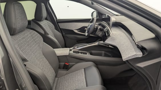 Peugeot 5008 HYBRID 145 CH E-DCS6 ALLURE Gris Titane