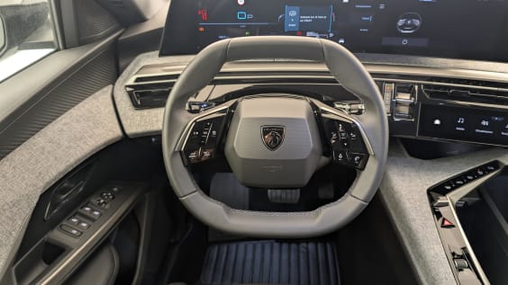 Peugeot 5008 HYBRID 145 CH E-DCS6 ALLURE Gris Titane