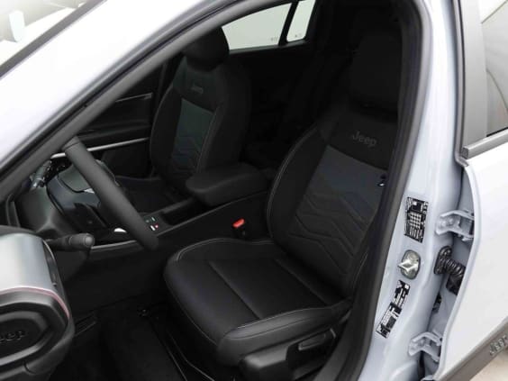 Jeep Avenger 1.2T e-Hybrid DCT Summit Gris