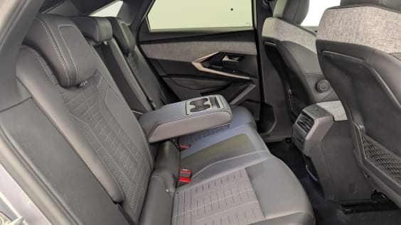 Peugeot 3008 Hybrid 145 e-DCS6 GT Gris Artense / Toit Noir