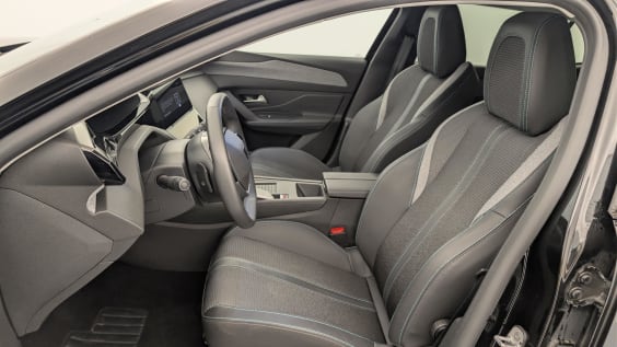 Peugeot 408 Hybrid 136 e-DCS6 Allure Noir Perla Nera