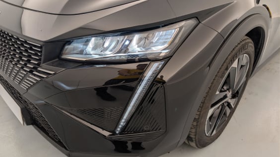 Peugeot 408 Hybrid 136 e-DCS6 Allure Noir Perla Nera