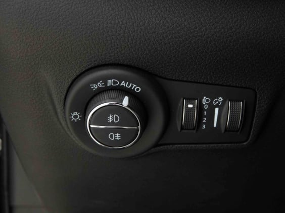 Jeep Compass E-HYBRID 130 T4 AUT SUMMIT Noir