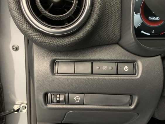 Nissan JUKE DIG-T 114 DCT7 N-Connecta Gris Squale