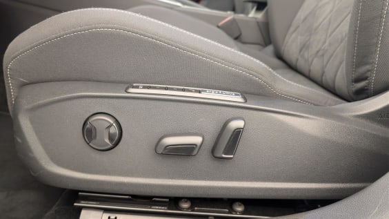 Volkswagen GOLF 8 1.4 HYBRIDE RECHARGEABLE OPF 204 DSG STYLE Reflet d'Argent
