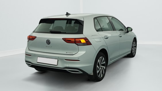 Volkswagen GOLF 8 1.4 HYBRIDE RECHARGEABLE OPF 204 DSG STYLE Reflet d'Argent