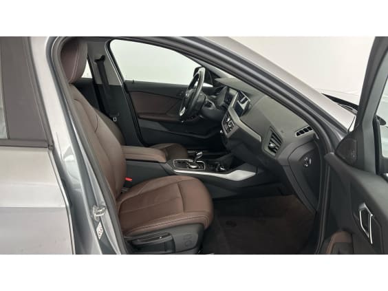 BMW Série 1 118d 150 ch BVA8 F40 Skyscraper Grau Metallic