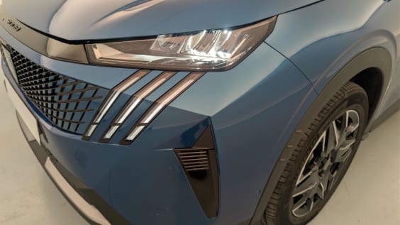 Peugeot 5008 HYBRID 145 CH E-DCS6 ALLURE Bleu Obsession