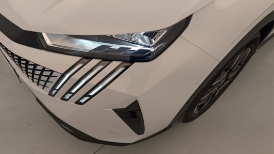 Peugeot 5008 HYBRID 145 CH E-DCS6 ALLURE Blanc Okenite