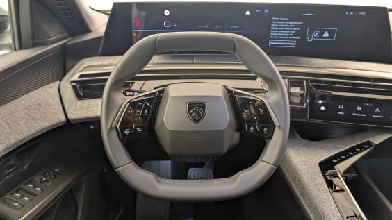 Peugeot 5008 HYBRID 145 CH E-DCS6 ALLURE Blanc Okenite