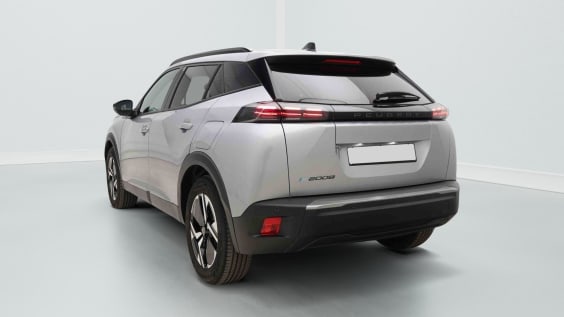 Peugeot E-2008 54 KW 156  ALLURE Argent