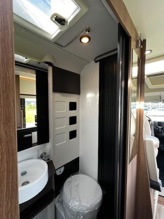 Campérêve magellan 540 PEUGEOT BOXER 2.2 L - 140 CV  BVM Blanc