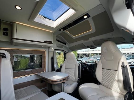 Campérêve magellan 540 PEUGEOT BOXER 2.2 L - 140 CV  BVM Blanc