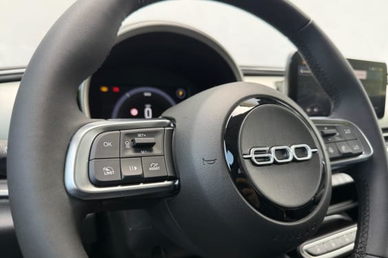 Fiat 600 1.2 HYBRID 145 LA PRIMA DCT6 Noir